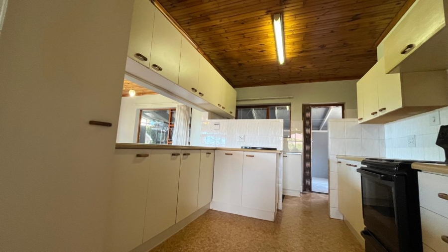 3 Bedroom Property for Sale in Wavecrest Eastern Cape